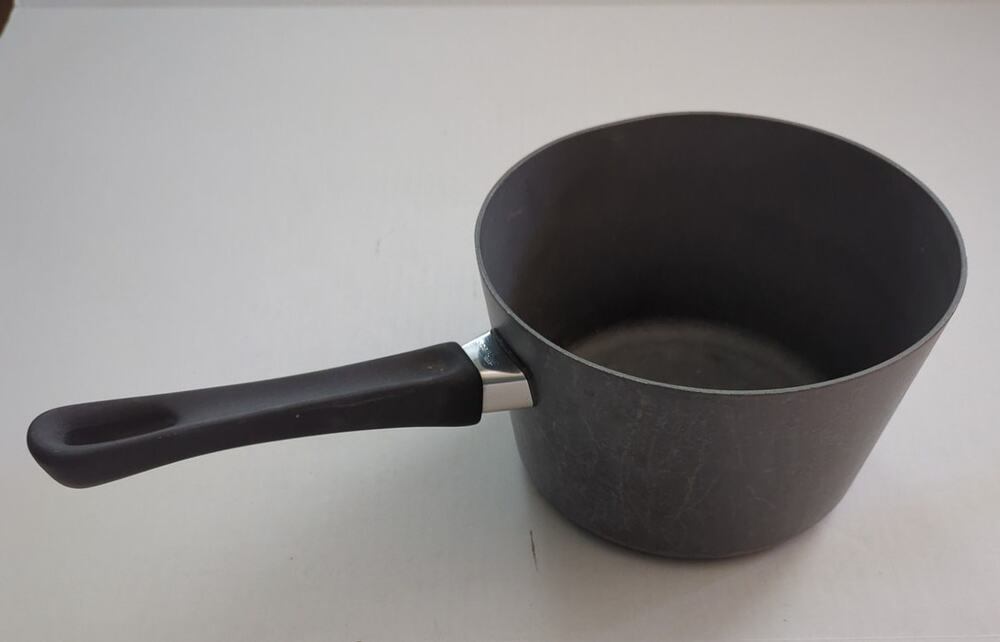 Scanpan 1999 Titanium Pyrolux Non-Stick 2.5 Qt Pot Sauce Pan Graniteware Denmark